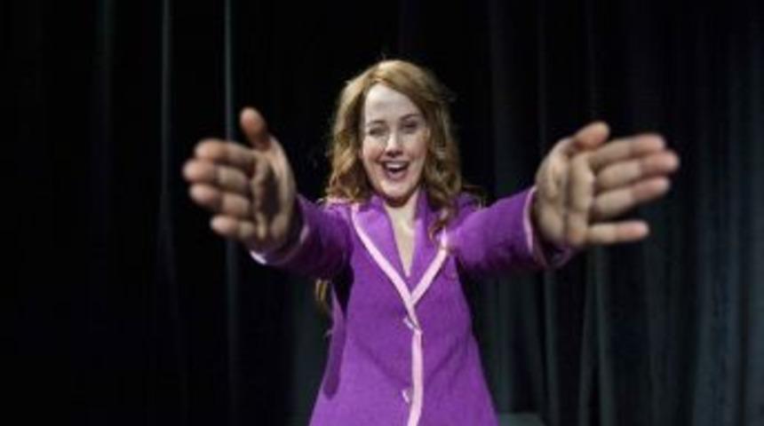 'kurdele Ya Da Artı Sonsuz' Kassel'de Sahne Alıyor