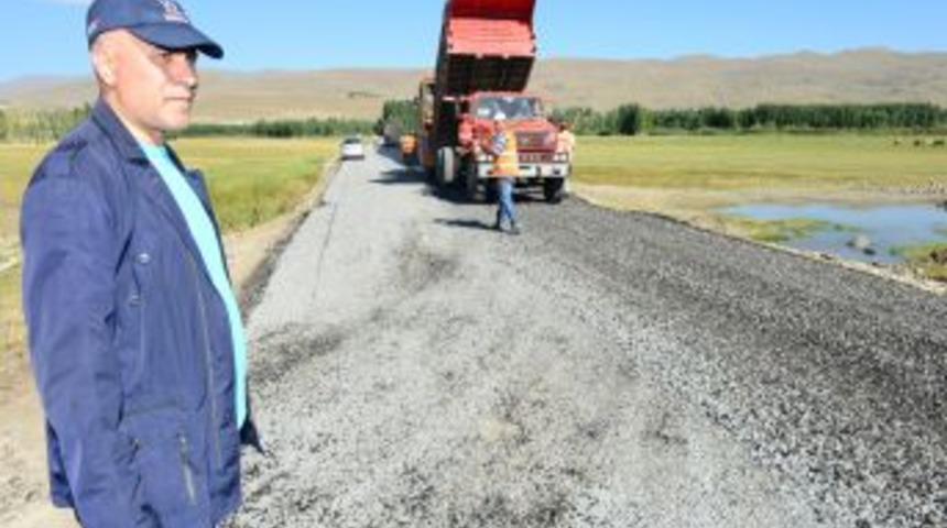 Yakutiye Belediyesi, 65 Kilometre K&ouml;y Yolunu Asfaltladı