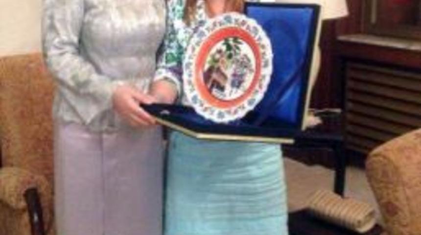 Kadın Girişimcilerden Aydın Valisi Ayyıldız&rsquo;ın Eşine Hoşgeldin Ziyareti