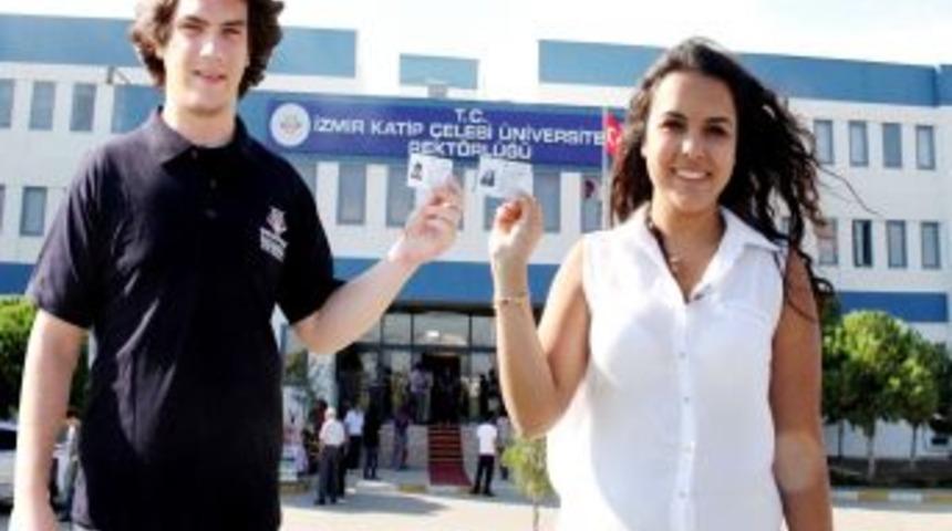 İzmir K&acirc;tip &Ccedil;elebi &Uuml;niversitesi&rsquo;nde Kayıt Heyecanı Başlad
