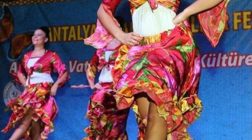 B&uuml;y&uuml;kşehir Belediyesi Anadolu K&uuml;lt&uuml;rlerini Festivalde Buluşturdu