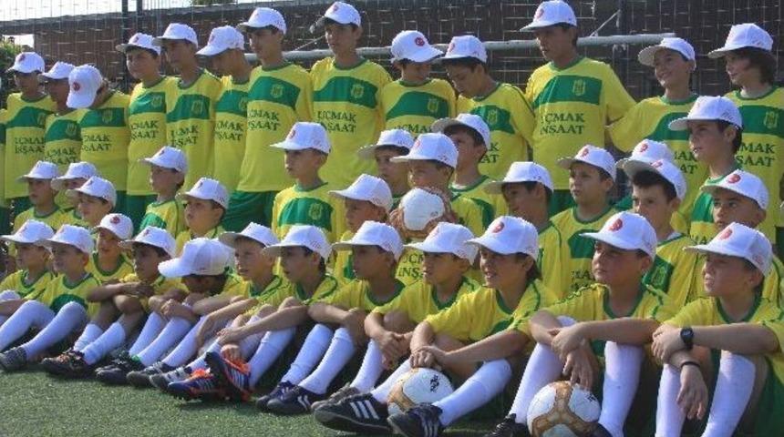 Saruhanlı'da Yaz Spor Okulları Eğitim Sezonu Sona Erdi