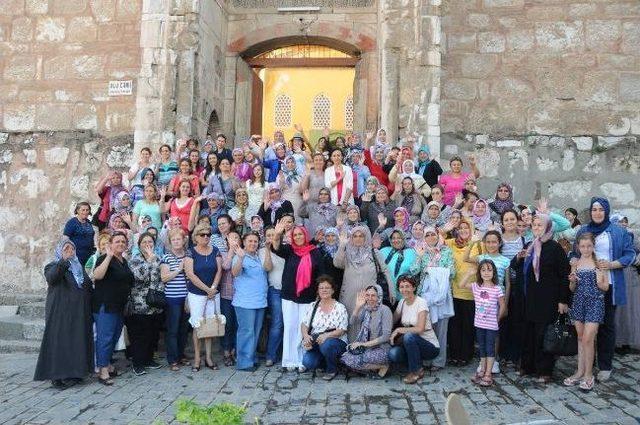 Akhisarlı Kadınlar Manisa’yı Gezdi