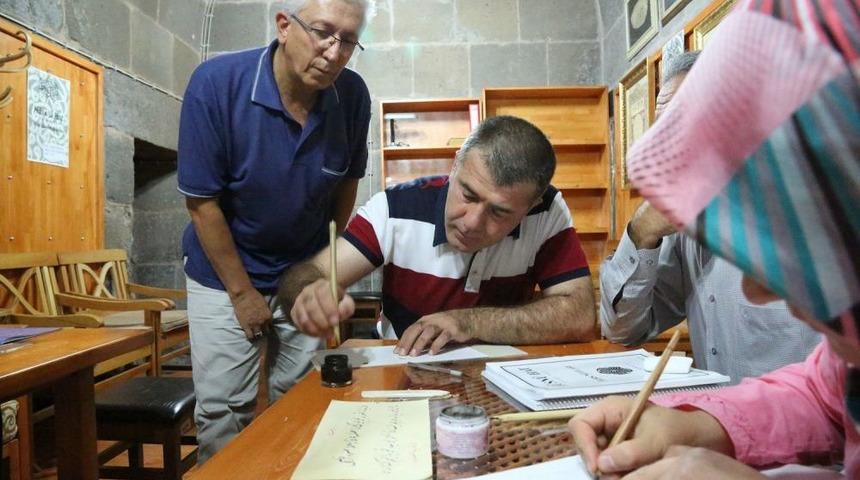 Hunat Hatun Medresesi'nde H&uuml;sn-&uuml; Hat G&uuml;nleri