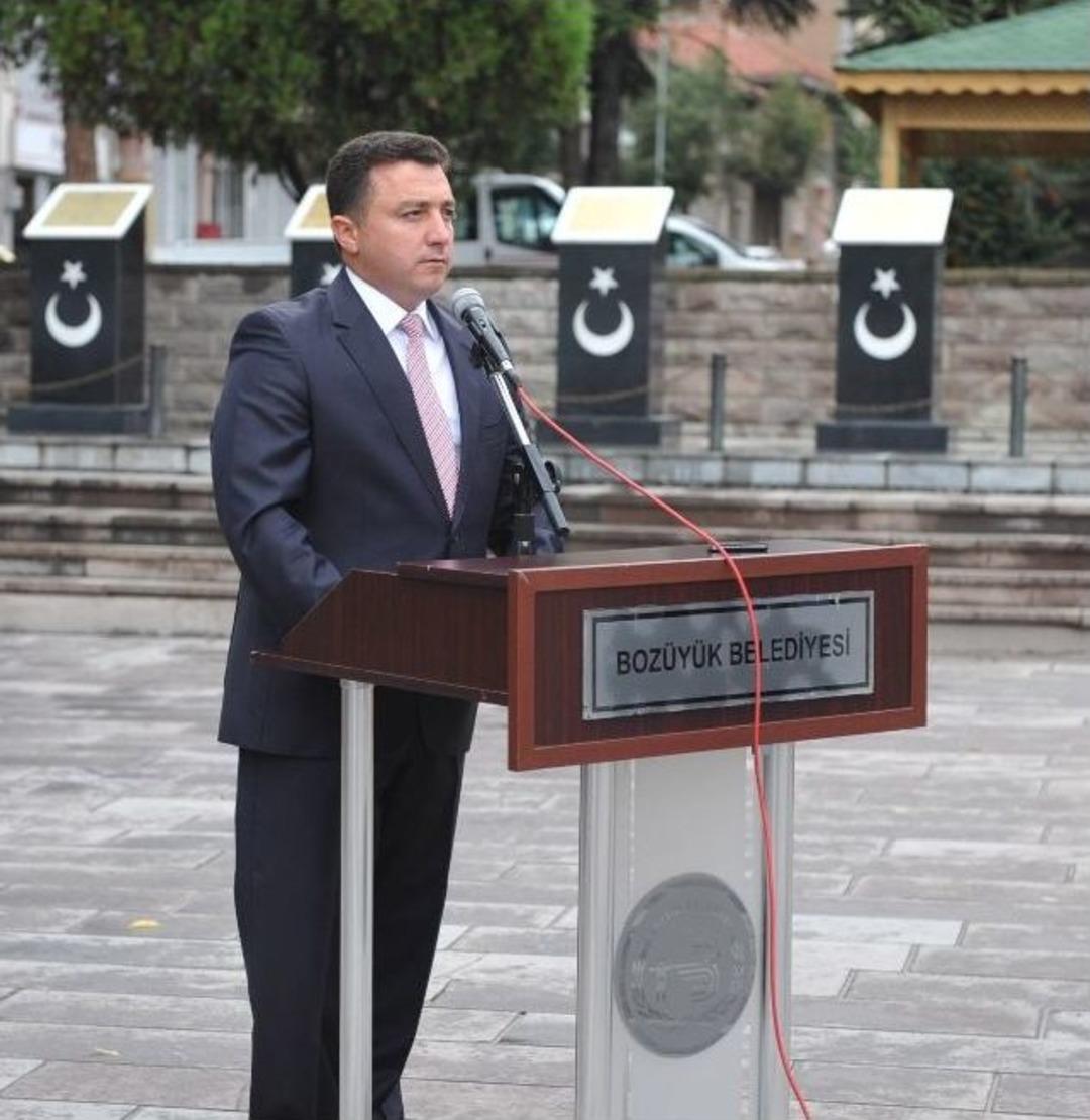 Boz&uuml;y&uuml;k&rsquo;te Kurtuluş Coşkusu