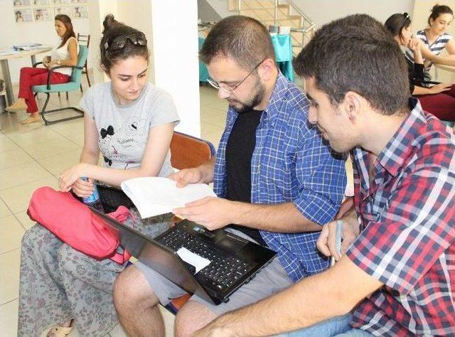 İlkadım &Ouml;ğretmen Adaylarına Tercihte Yol G&ouml;steriyor 3