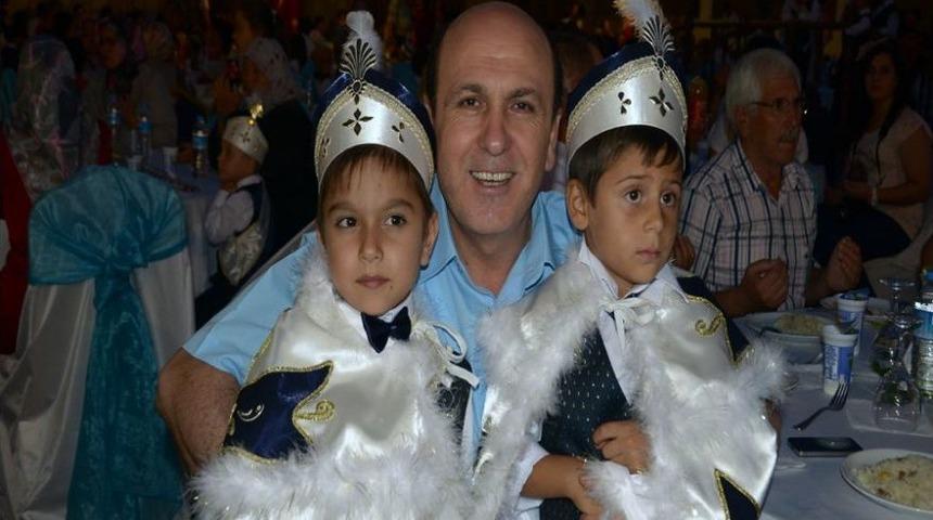 Balıkesir Belediyesi 65 &Ccedil;ocuğu S&uuml;nnet Ettirdi