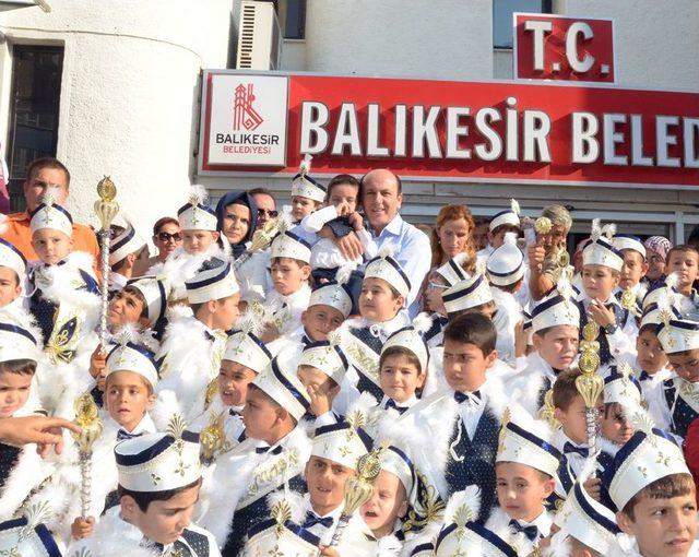 Balıkesir Belediyesi 65 &Ccedil;ocuğu S&uuml;nnet Ettirdi 1