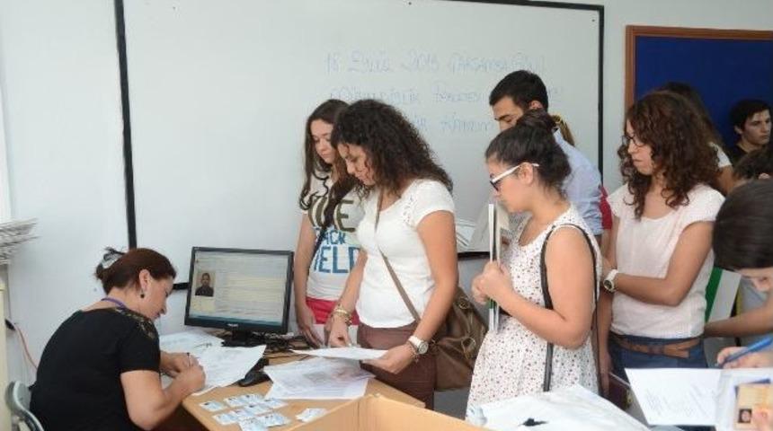 Mersin &Uuml;niversitesi'nde Kayıtlar S&uuml;r&uuml;yor