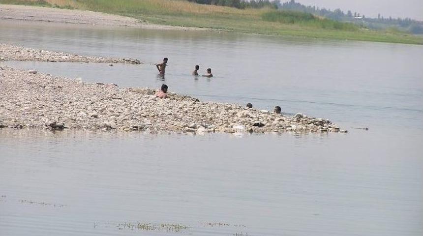 G&ouml;z G&ouml;re G&ouml;re &Ouml;l&uuml;me Atlıyorlar