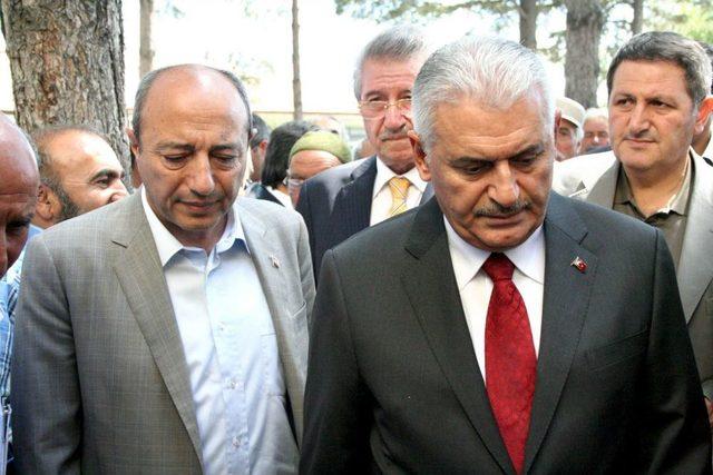 Bakan Yıldırım, Danışmanı Sertbaş’ı Acı Gününde Yalnız Bırakmadı