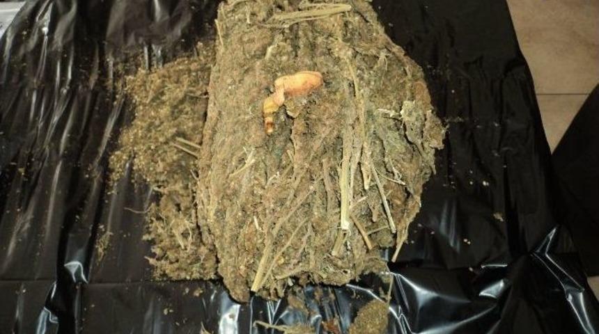 Yolcu Otob&uuml;s&uuml;nde 1 Kilo 750 Gram Esrar Ele Ge&ccedil;irildi