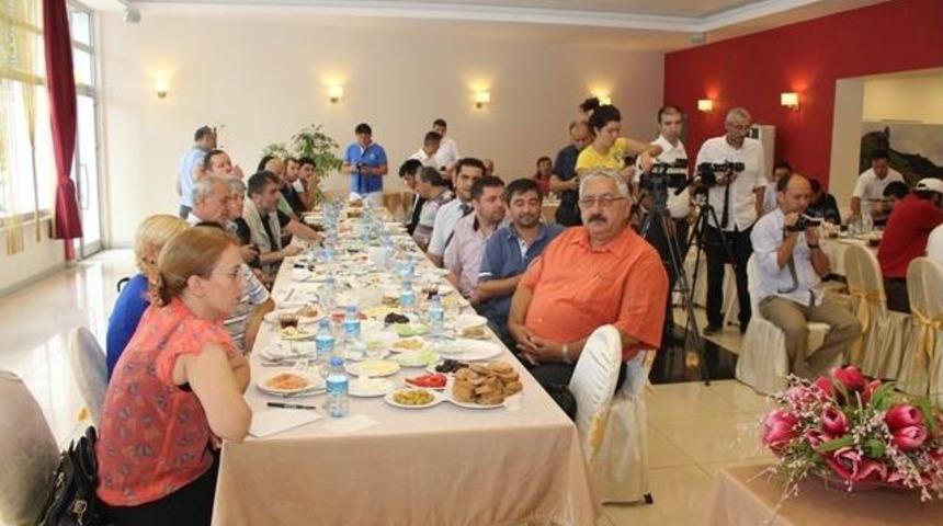 Vali Karahan: Bize Gayretinizle Yardım Olun Yanlışımızda Uyarın