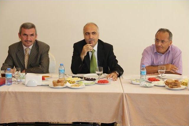 Vali Karahan: Bize Gayretinizle Yardım Olun Yanlışımızda Uyarın 1