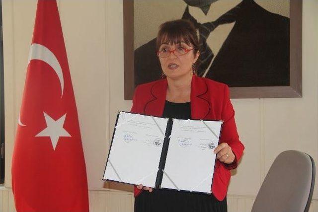 Giresun &Uuml;niversitesi Rekt&ouml;r&uuml; Prof. Dr. Attar, 2013-2014 Akademik Yılı A&ccedil;ılışını Değerlendirdi 1