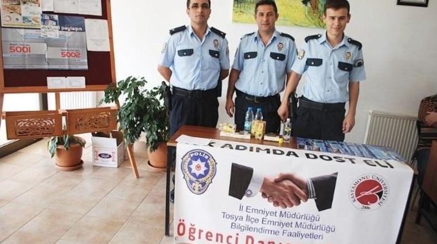 Tosya İl&ccedil;e Emniyet Meslek Y&uuml;ksekokul&rsquo;da Bilgilendirme Standı A&ccedil;tı