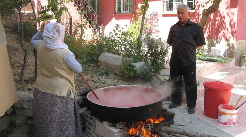 Yahyalı'da Kadınların Kışlık Sal&ccedil;a Yapma Telaşı Başladı