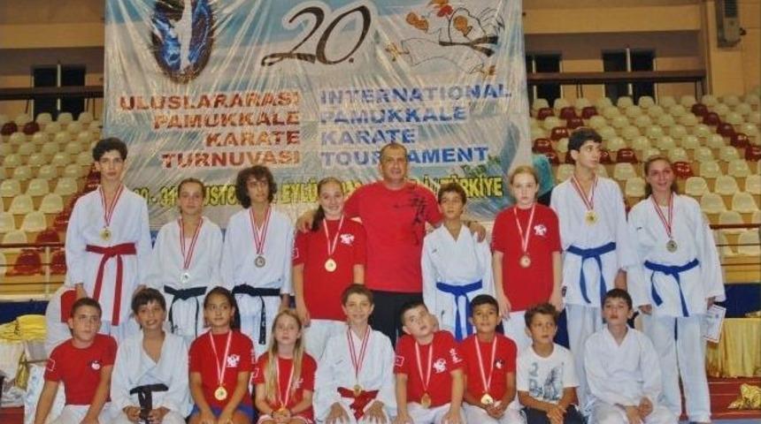 Bodrumsporlu Karateciler Denizli&rsquo;den De Madalyalarla D&ouml;nd&uuml;