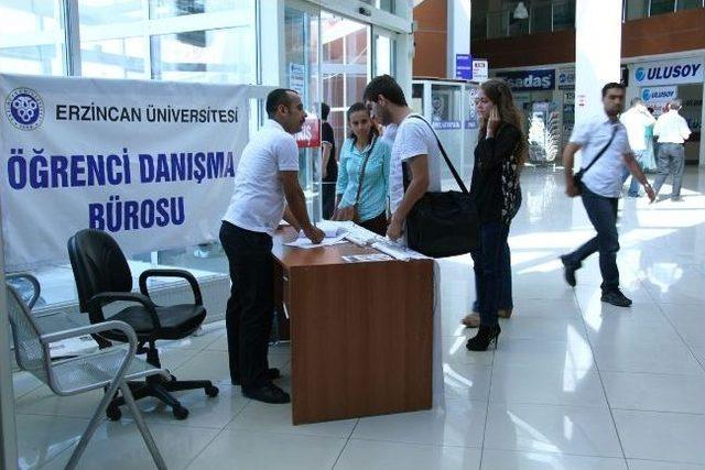 Erzincan Üniversitesi’nde Kayıtlar Sürüyor