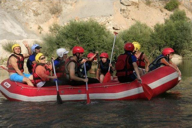 Erzincan’da Rafting Heyecanı