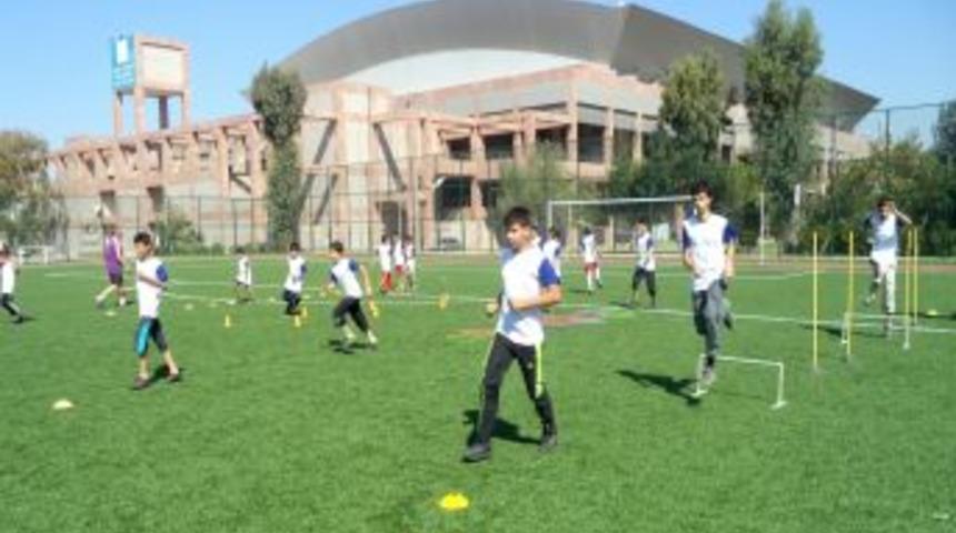 Kur'&acirc;n Kursu &Ouml;ğrencileri Spora Devam Ediyor