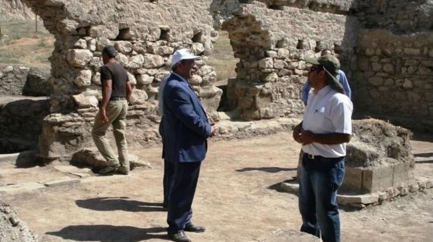 Rekt&ouml;r Battal Tarihi Camileri Gezdi