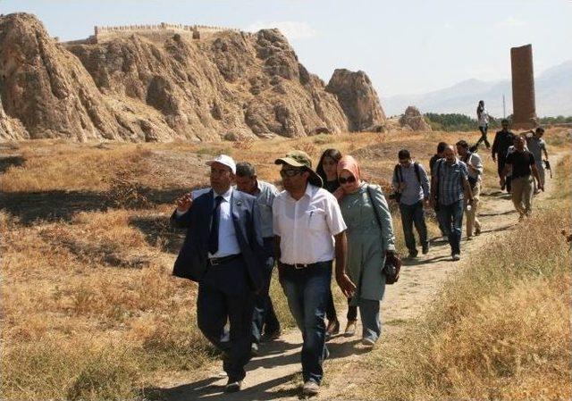 Rekt&ouml;r Battal Tarihi Camileri Gezdi 1