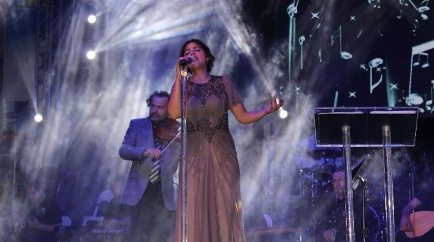 İncir Festivalinde Zara R&uuml;zgarı