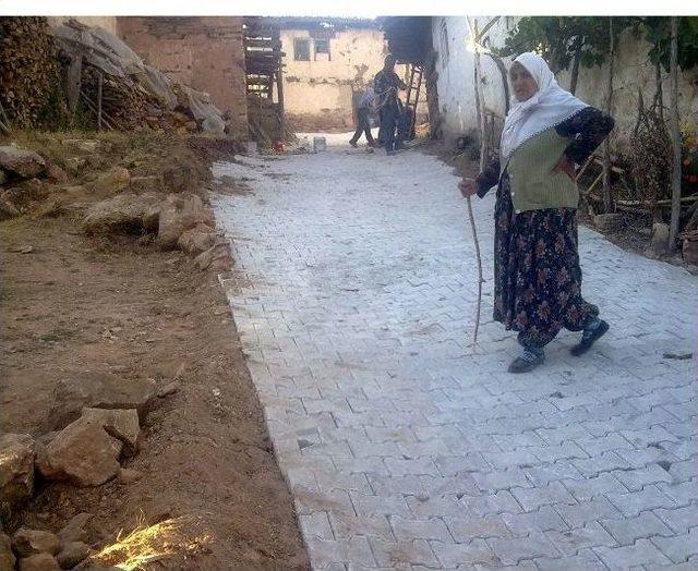 Hisarcık&rsquo;ta K&ouml;ylere Kilitli Parke Taşı 1