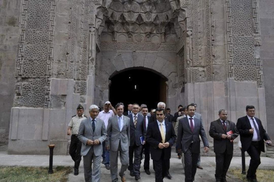 Vali Orhan D&uuml;zg&uuml;n: