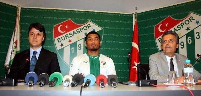 Kazım, Bursaspor’a İmzayı Attı