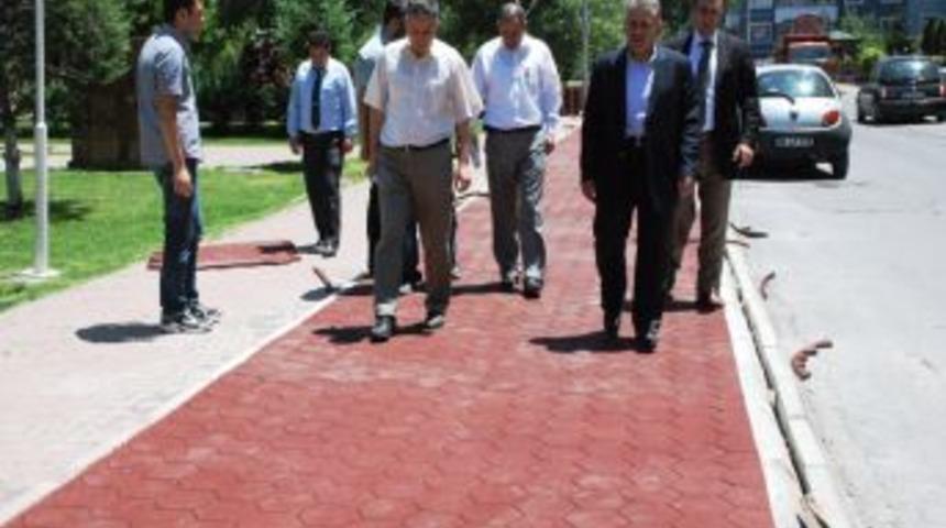 Melikgazi'de Parklara Y&uuml;r&uuml;y&uuml;ş I&ccedil;in Tartan Pist