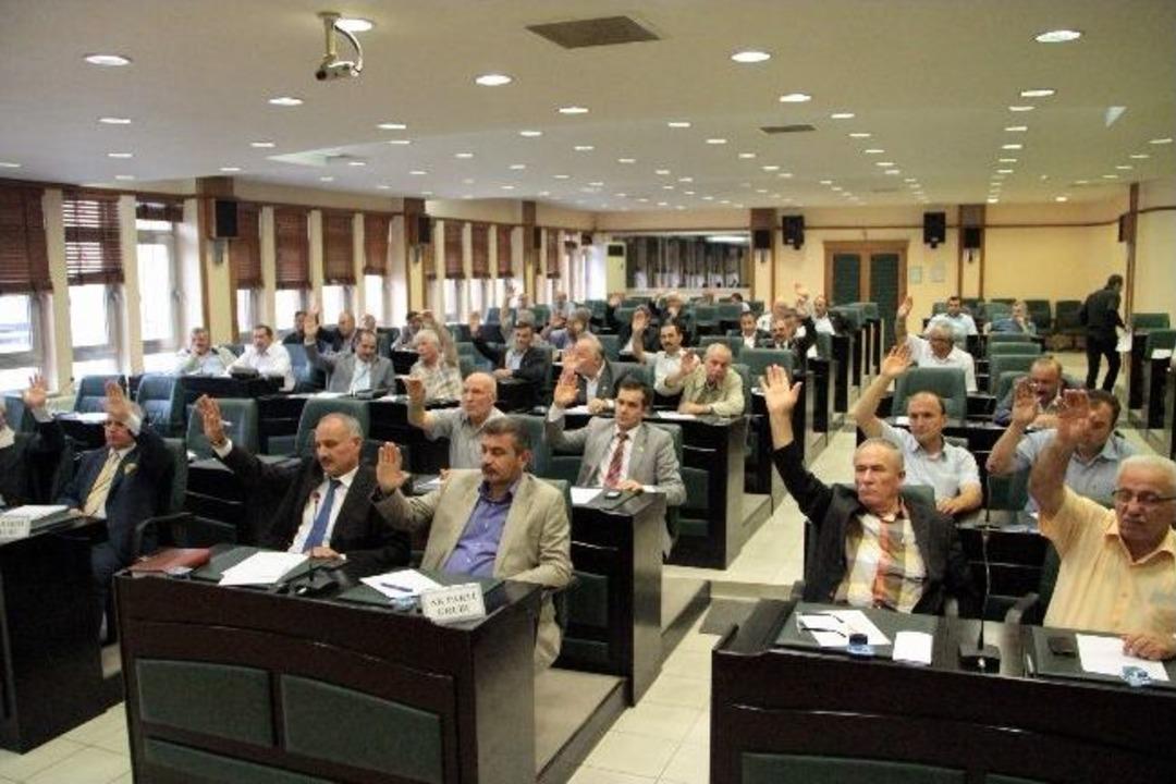 Meclis, &Ccedil;elişkili Raporu Onayladı