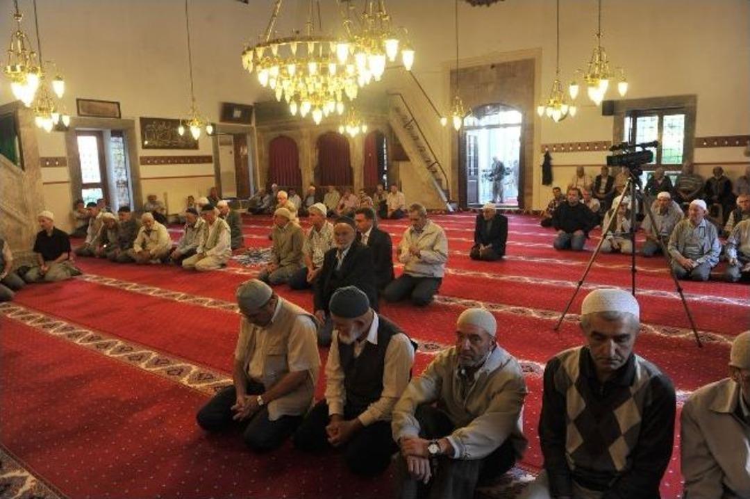 Boz&uuml;y&uuml;k&rsquo;te Şehitler İ&ccedil;in Mevlid-i Şerif Okundu