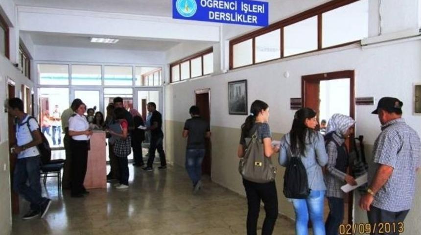 Gediz Meslek Y&uuml;ksekokulu'nda Kayıtlar Başladı