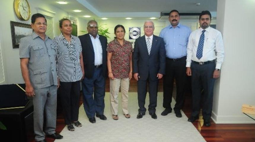 Sri Lanka'dan İzmirli Sanayiciye Davet