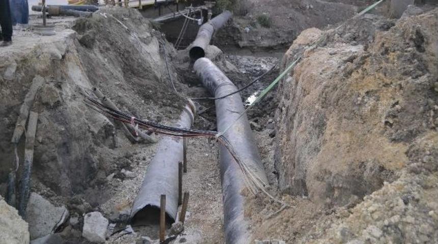 Ertem: Su Kesintisi İ&ccedil;in &Ouml;z&uuml;r Diliyoruz