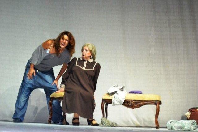 ‘leyla’nın Evi’ 400. Gösterimiyle Ayvalıklılarla Buluştu 1