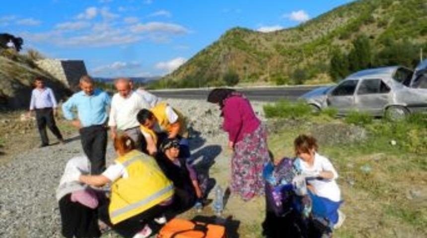 Osmancık'ta otomobil şarampole yuvarlandı 4 yaralı