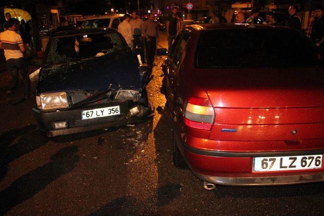 İki Otomobil Kafa Kafaya Çarpıştı: 2 Yaralı