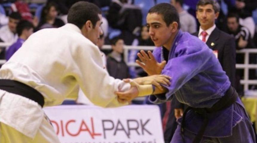 B&uuml;y&uuml;kşehirli Judocular Balkan Şampiyonası'nda