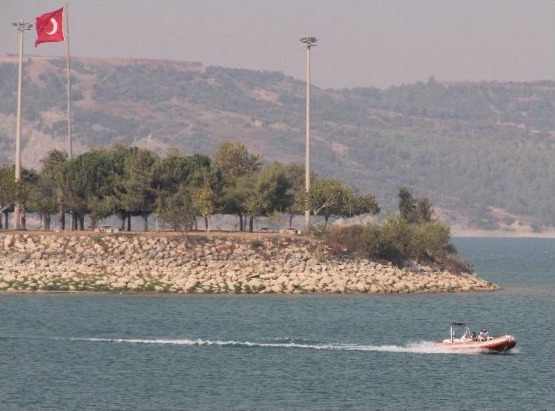 (&ouml;zel Haber) Aşıklar Sevgi Adası'nda Mahsur Kaldı