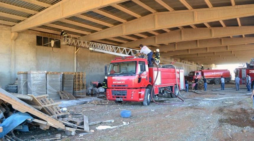 Kahramanmaraş&rsquo;ta Tekstil Fabrikasında Yangın &Ccedil;ıktı