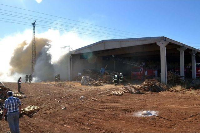 Kahramanmaraş’ta Tekstil Fabrikasında Yangın Çıktı 1