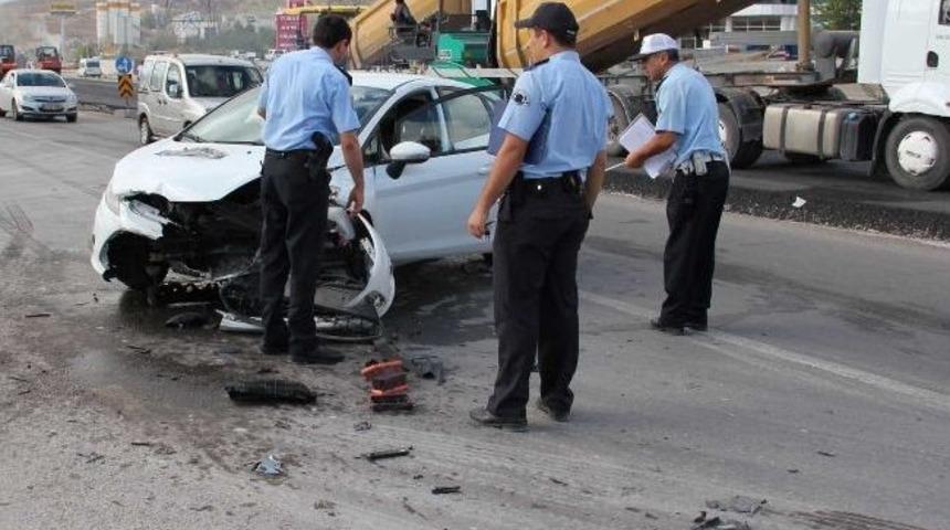 &Ccedil;ankırı'da Zincirleme Kaza: 9 Yaralı