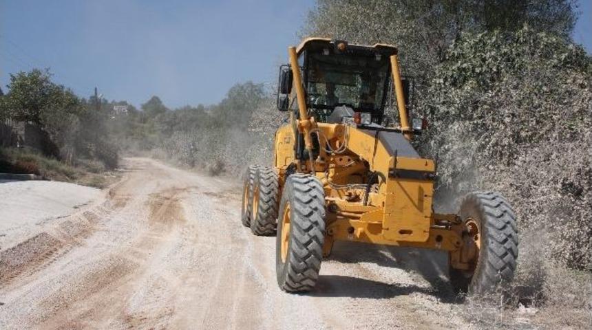Mustafakemalpaşa K&ouml;ylerine 25 Kilometre Asfalt