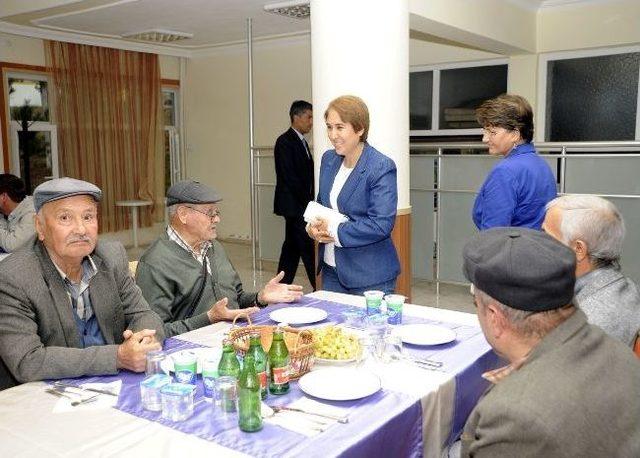 Vali Akpınar Huzur Evi Sakinlerini Ziyaret Etti