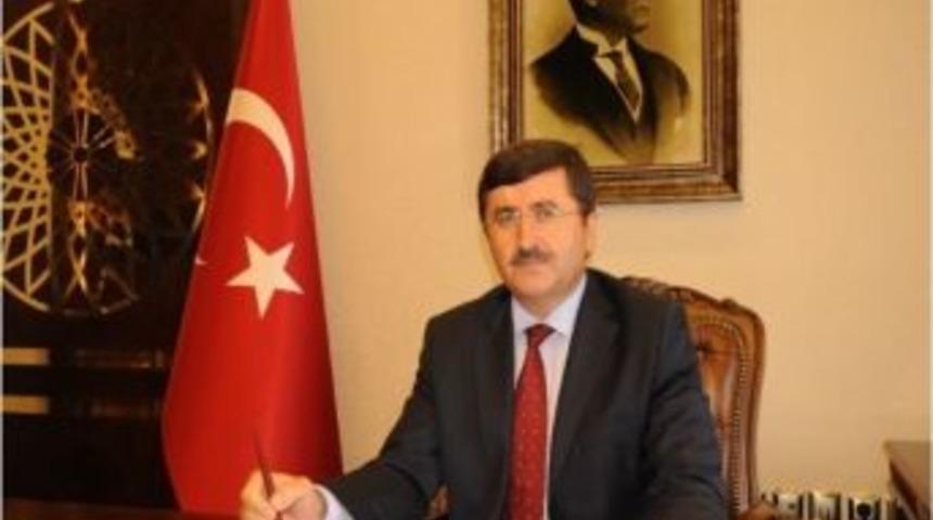 Vali &Ouml;z: &ldquo;doğu Karadeniz Su &Uuml;r&uuml;nlerinin Y&uuml;zde 80&rsquo;ini Karşılıyor&rdquo;
