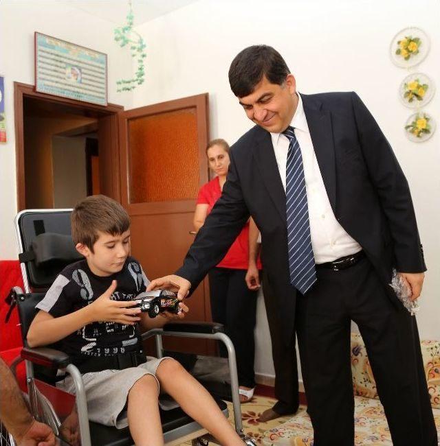 Şehitkamil Belediyesi&rsquo;nden Ali Amca&rsquo;ya Ak&uuml;l&uuml; Tekerlekli Sandalye 2