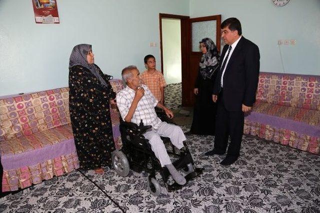 Şehitkamil Belediyesi&rsquo;nden Ali Amca&rsquo;ya Ak&uuml;l&uuml; Tekerlekli Sandalye 3